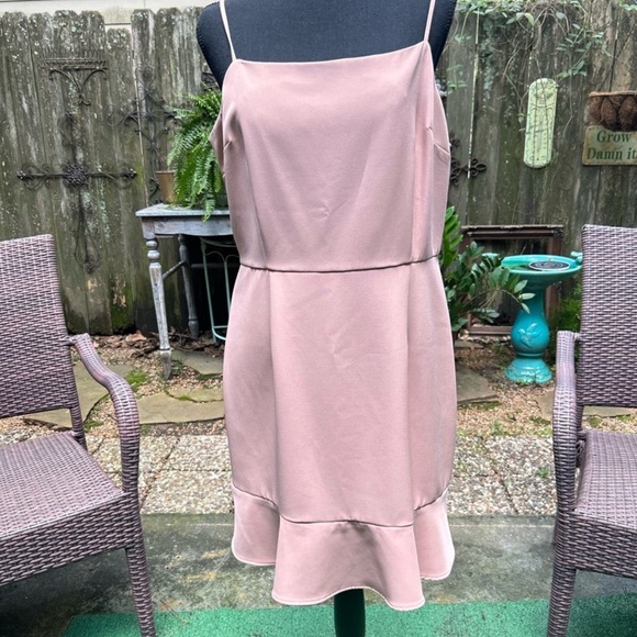 Gianni Bini Dresses & Skirts - Gianni Bini Soft Blush Spaghetti Strap Dress